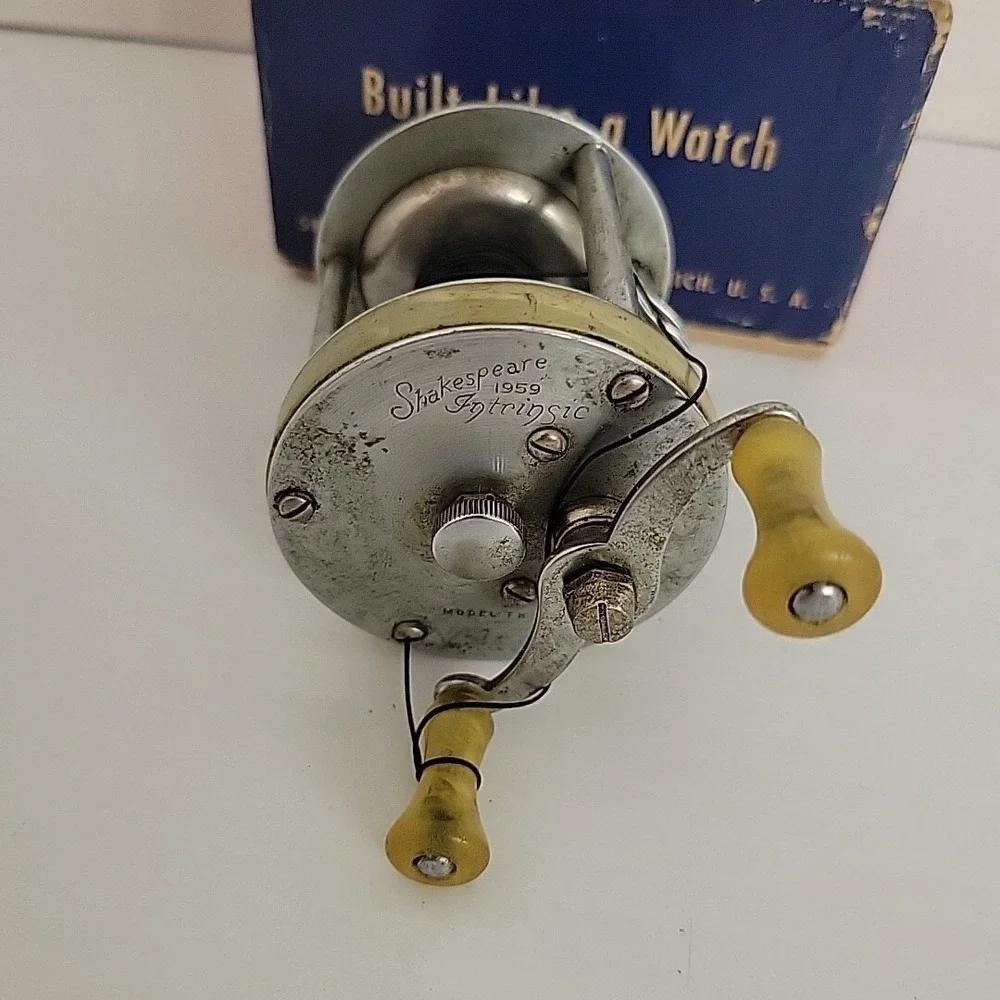 Vintage Shakespeare 1959‎ Intrinsic Model HE Bait Casting Reel